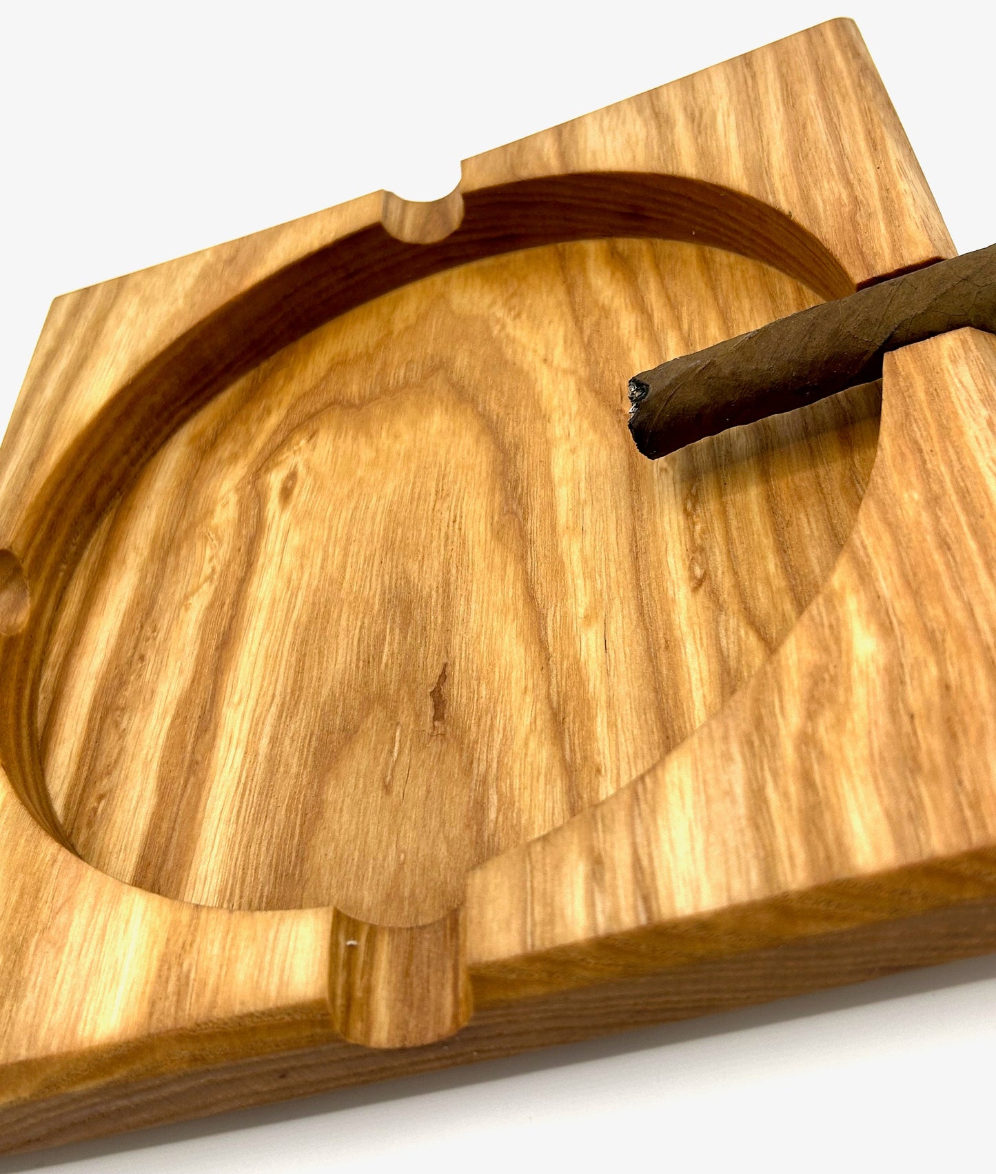 Cigar Ashtray Handcrafted Luxury Hard Maple, Premium Quality, Elegant Ashtray, Ideal Gift for Cigar Enthusiasts Unique Luxury Cigar Ashtrays